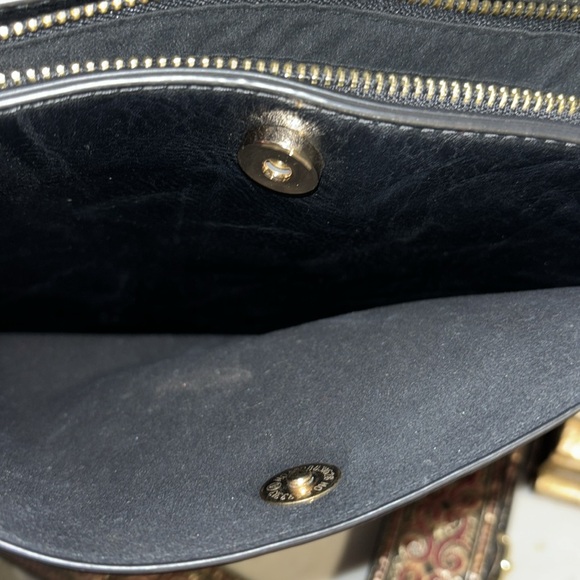 AHDORNED Double-Entry U-Shaped Vegan Messenger Bag - Picture 8 of 13